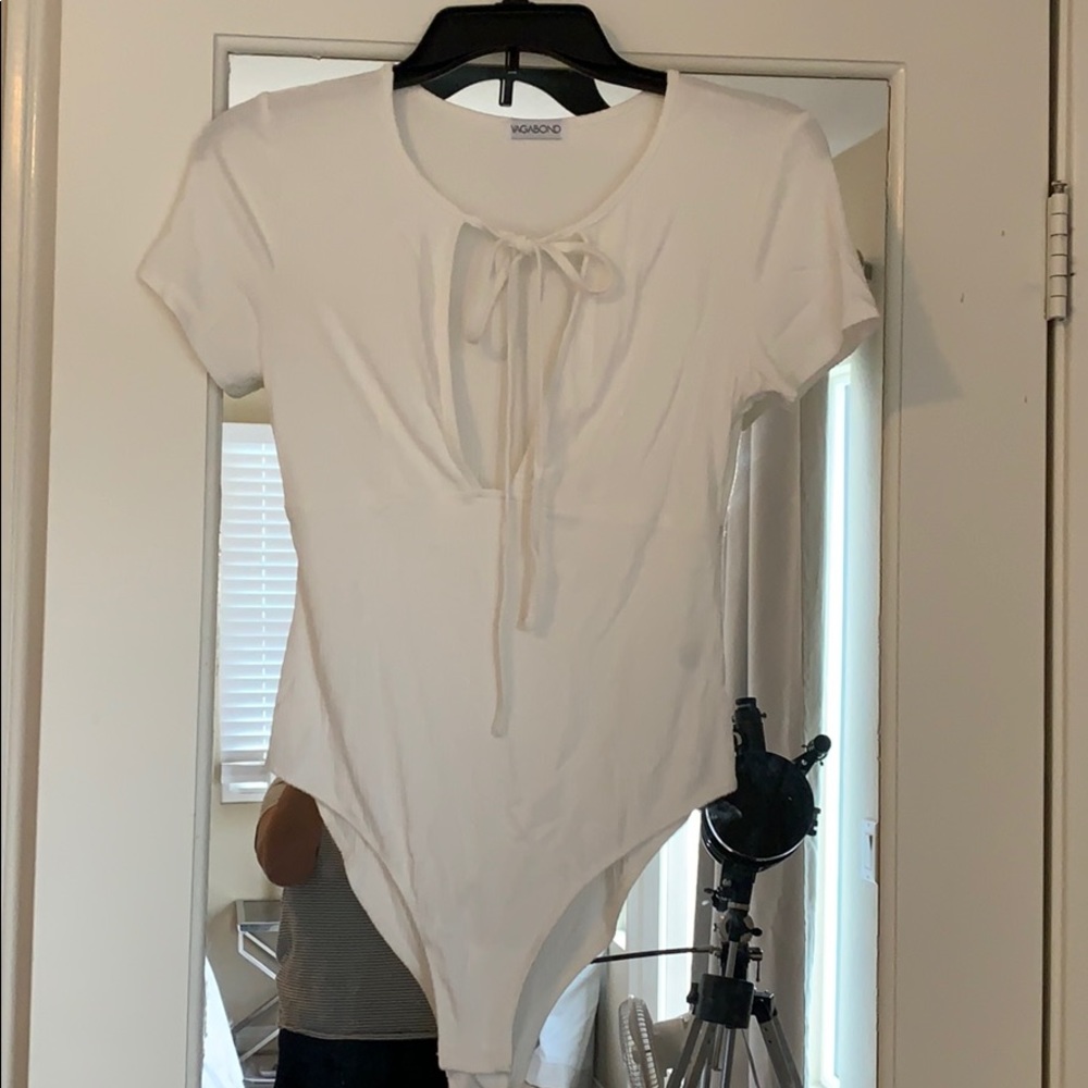 Vagabond | white keyhole bodysuit